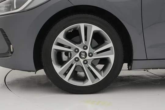 Hyundai Elantra (Avante)