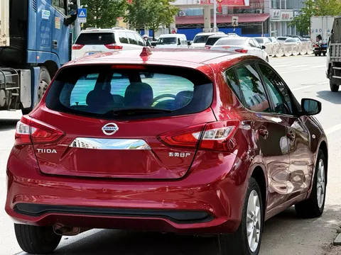 Nissan Tiida