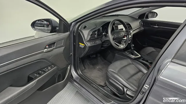 Hyundai Elantra (Avante)