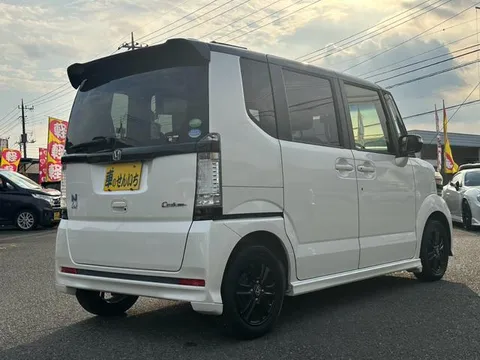 Honda N-BOX Custom