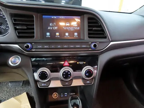 Hyundai Elantra (Avante)