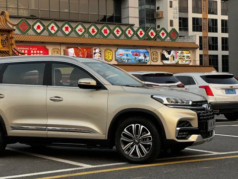 Chery Tiggo 8