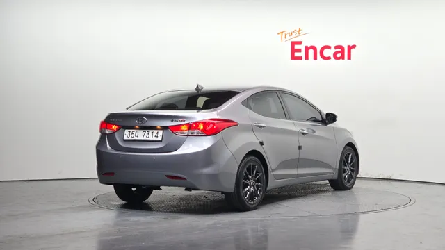 Hyundai Elantra (Avante)