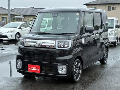 Toyota Pixis Mega