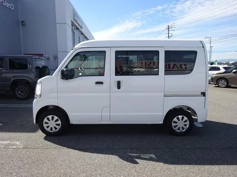 Nissan Clipper Van