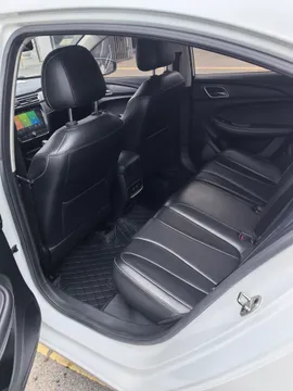 Roewe i5
