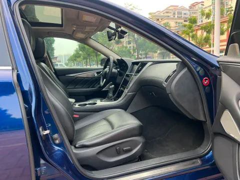 Infiniti Q50L