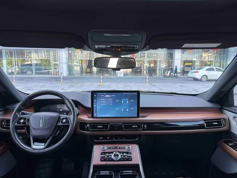 Lincoln Aviator