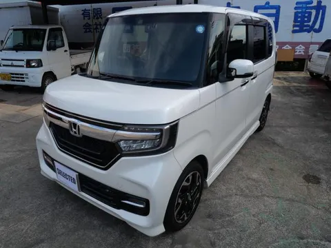 Honda N-BOX Custom