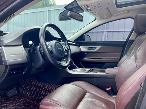 Jaguar XFL
