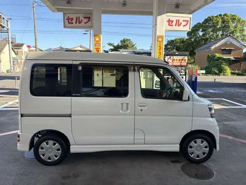Daihatsu Atrai Wagon