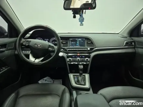 Hyundai Elantra (Avante)