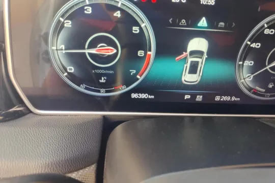 Hongqi HS5