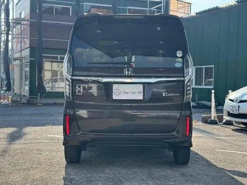 Honda N-BOX Custom