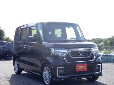 Honda N-BOX Custom