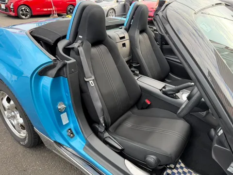 Mazda MX-5 (Roadster)