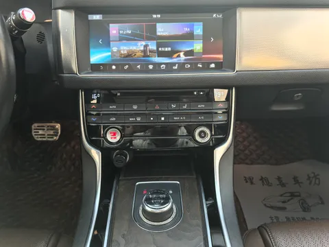 Jaguar XFL