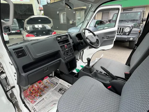 Nissan Clipper Truck