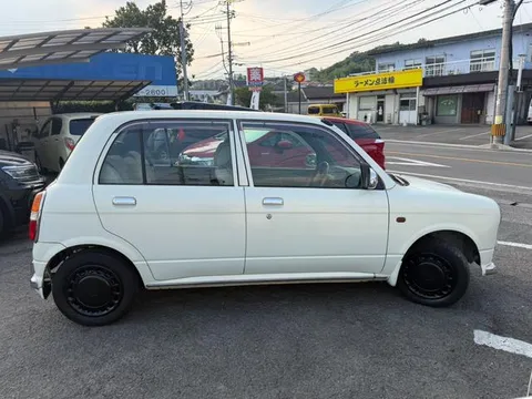 Daihatsu Mira Gino