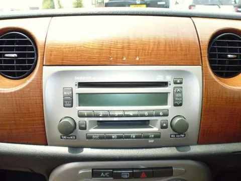 Daihatsu Mira Gino