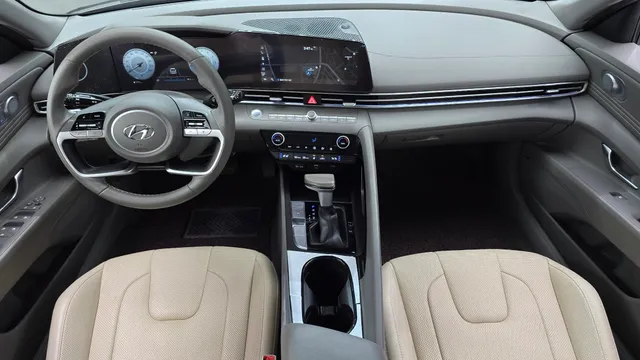 Hyundai Elantra (Avante)
