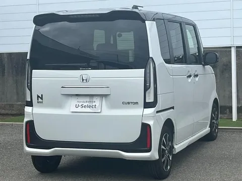 Honda N-BOX Custom