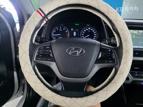 Hyundai Elantra (Avante)