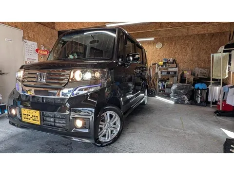 Honda N-BOX Custom