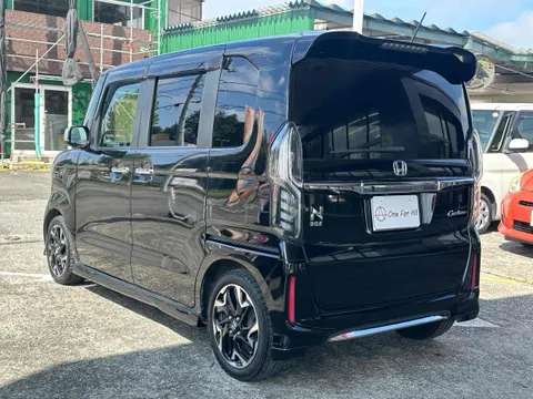 Honda N-BOX Custom