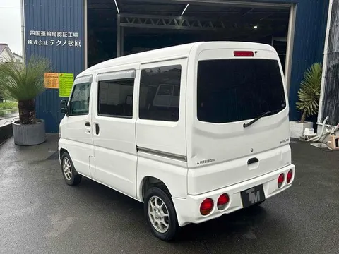 Mitsubishi Minicab Van