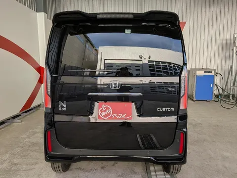 Honda N-BOX Custom