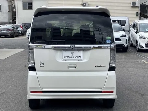 Honda N-BOX Custom