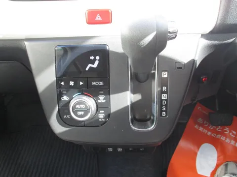 Daihatsu Mira Tocot