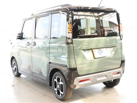 Mitsubishi Delica Mini