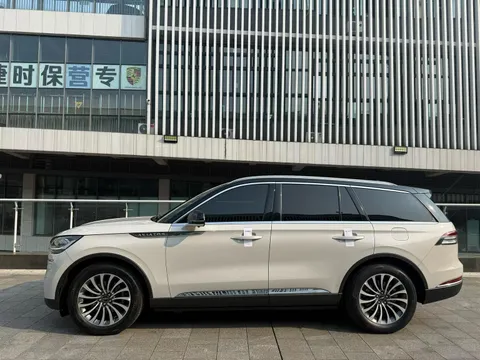 Lincoln Aviator