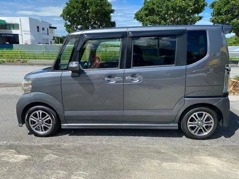 Honda N-BOX Custom