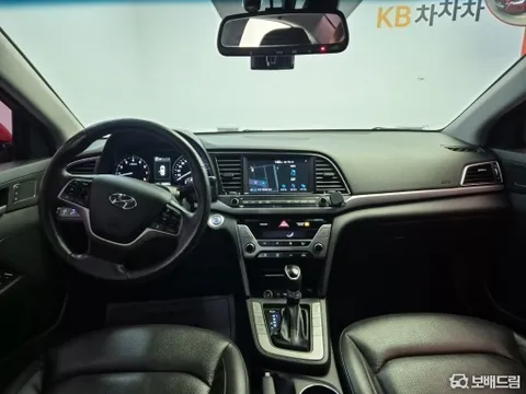 Hyundai Elantra (Avante)