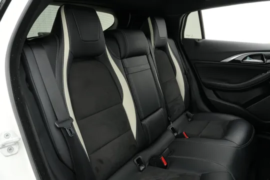 Infiniti Q30