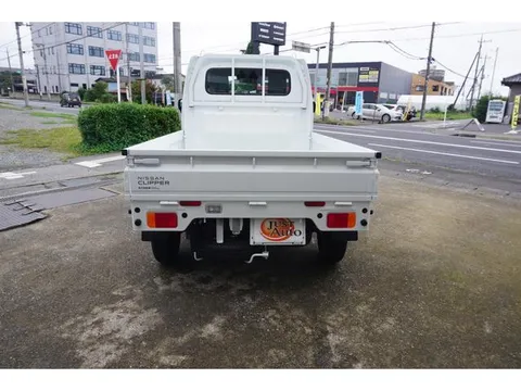 Nissan Clipper Truck