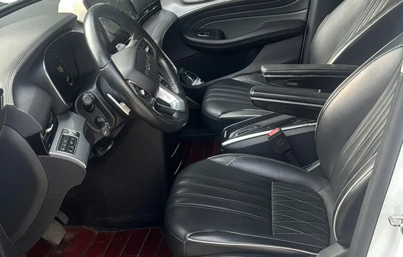 Roewe iMAX8