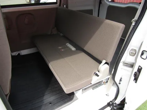 Nissan Clipper Van
