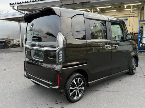 Honda N-BOX Custom