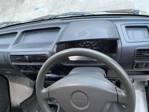 Nissan Clipper Van