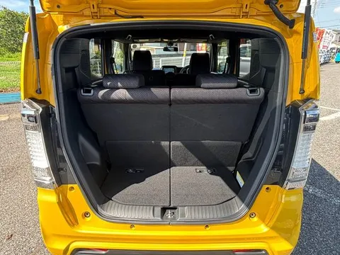 Honda N-BOX Slash