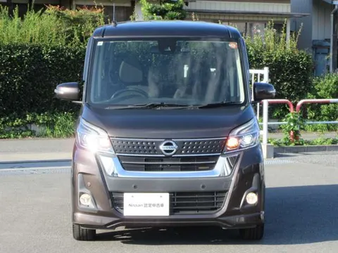 Nissan Dayz Roox
