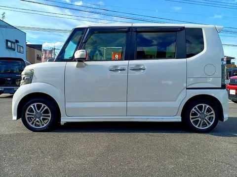 Honda N-BOX Custom