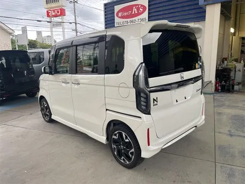 Honda N-BOX Custom