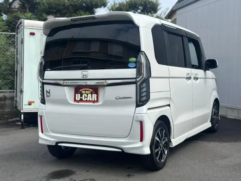 Honda N-BOX Custom
