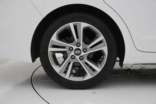 Hyundai Elantra (Avante)
