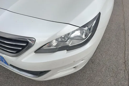 Peugeot 408